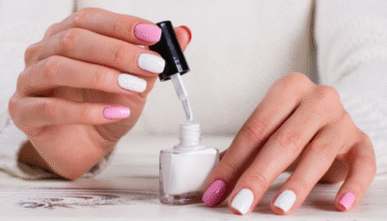 Qual a cor de esmalte do momento em 2025?