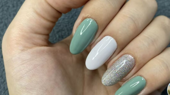 Unhas Verde Água com Glitter: O Toque Brilhante que Falta