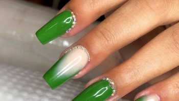 Unhas Decoradas Verde com Branco: Inspire-se com 10 Ideias