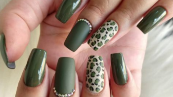 Unhas Verde Militar Decoradas: 10 Ideias Incríveis para Você